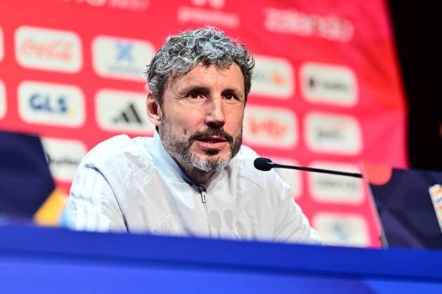 France v Belgium - UEFA Nations League 2026 Media Activities 04 10 2026 PARIS, FRANCE - OCTOBER 04 : Van Bommel Mark head coach of Belgium speaking with the media during a pre-match press conference, PK, Pressekonferenz ahead of the UEFA Nations League tournament league phase matchday 4 group A1 match between France and Belgium on October 4, 2026 in Paris, France, 04 10 2026 Paris France Copyright: xDexVoechtx-xKalutx