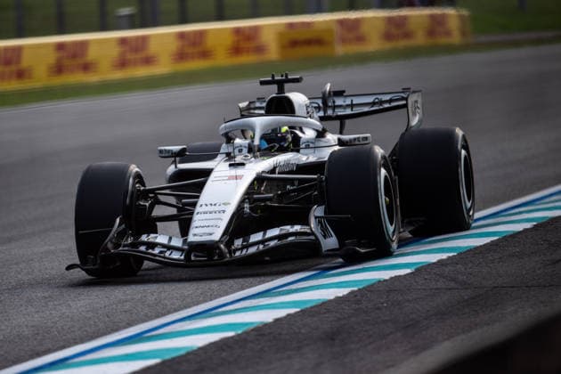 F1 - BAHRAIN GRAND PRIX IN MALAYSIA 2026 11 PEREZ Sergio (mex), Cadillac F1 Team MAC-26, action during the 2026 Formula 1 Bahrain Grand Prix in Malaysia, 16th round of the 2026 Formula One World Championship, WM, Weltmeisterschaft from October 2 to 4, 2026 on the Sepang International Circuit, in Sepang, Malaysia - SepangMalaysia Copyright: xALBERTOxVIMERCATIx