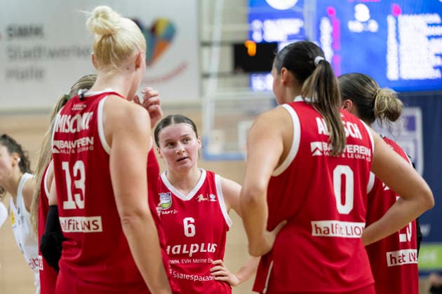 Toyota DBBL 2026–2027 HalFit Lions vs. TK Hannover, Halle an der Saale, Germany, October 4, 2026. Pictured from left: Marta Miscenko (Halle), Nicole Brochlitz (Halle), and Alexia Allesch (Halle), Halle an der Saale, swh Arena, Saxony-Anhalt, Germany