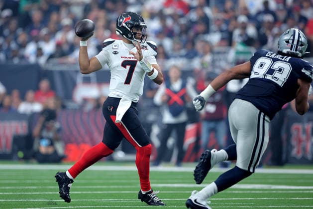 October 4, 2026, Houston, Texas, U.S: Houston Texans quarterback C.J. Stroud (7) passes the ball upfield during the first quarter of the NFL, American Football Herren, USA regular season game between the Houston Texans and the Dallas Cowboys at Reliant Stadium in Houston, TX on October 4, 2026. NFL 2026 - Dallas Cowboys Vs Houston Texans - ZUMAw137 20261004_aap_w137_022 Copyright: xErikxWilliamsx
