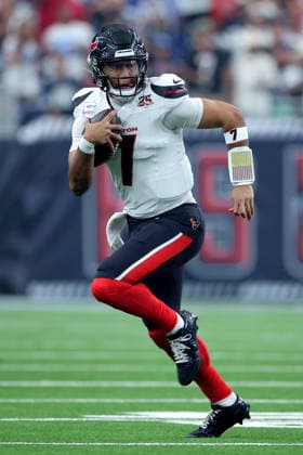 October 4, 2026, Houston, Texas, U.S: Houston Texans quarterback C.J. Stroud (7) carries the ball upfield on a quarterback scramble during the first quarter of the NFL, American Football Herren, USA regular season game between the Houston Texans and the Dallas Cowboys at Reliant Stadium in Houston, TX on October 4, 2026. NFL 2026 - Dallas Cowboys Vs Houston Texans - ZUMAw137 20261004_aap_w137_032 Copyright: xErikxWilliamsx