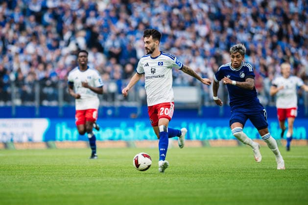 Friendly Match: Hamburger SV vs. FC Copenhagen, October 4, 2026; Fabio Vieira (Hamburger SV), 20, on the ball; Soccer; Friendly Match: Hamburger SV vs. FC Copenhagen on October 4, 2026, at the Volksparkstadion, Hamburg DFL regulations prohibit any use of photographs as image sequences and or quasi-video Copyright: xBEAUTIFULxSPORTS Tonhäuserx
