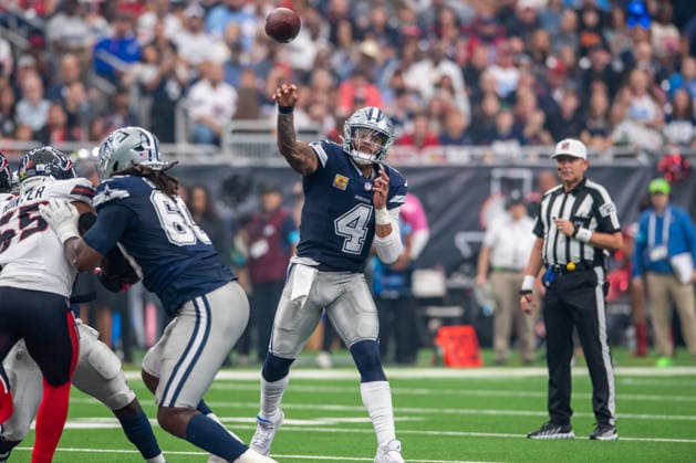 October 4, 2026: Dallas Cowboys quarterback Dak Prescott (4) throws a pass during a game between the Dallas Cowboys and the Houston Texans in Houston, TX. .. CSM NFL, American Football Herren, USA 2026: Cowboys Vs Texans OCT 04  - ZUMAc04_ 20261004_zma_c04_033 Copyright: xTraskxSmithx