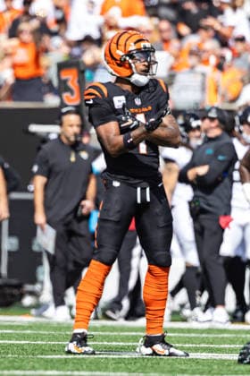 NFL, American Football Herren, USA 2026: Jaguars Vs Bengals OCT 04 Oct 4, 2026; Cincinnati, OH, USA; Cincinnati Bengals wide receiver Ja Marr Chase (1) during NFL game action against the Jacksonville Jaguars at Paycor Stadium. Mandatory Credit: John Mersits-Cal Media (Credit Image: Â John Mersits Cal Sport Media) Cincinnati Oh USA EDITORIAL USE ONLY Copyright: xx ZUMA-20261004_zma_c04_017.jpg JohnxMersitsx csmphotothree530983