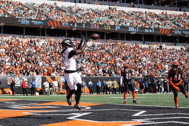 CINCINNATI, OH - OCTOBER 04: Jacksonville Jaguars wide receiver Brian Thomas Jr. (7) catches a touchdown during the game between the Jacksonville Jaguars and the Cincinnati Bengals at Paycor Stadium on October 4, 2026 in Cincinnati, OH. (Photo by Ian Johnson Icon Sportswire) NFL, American Football Herren, USA OCT 04 Jaguars at Bengals EDITORIAL USE ONLY Icon261004015