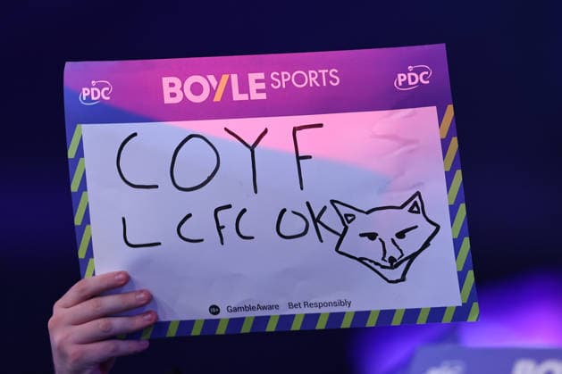 2026 BOYLE Sports World Grand Prix Fans hold up signs supporting Leicester City during the 2026 Boyle Sports World Grand Prix Final at Mattioli Arena, Leicester, United Kingdom on 4 October 2026 Credit: Ryan Crockett Every Second Media Editorial use only. All images are copyright Every Second Media Limited. No images may be reproduced without prior permission. Copyright: xIMAGO EveryxSecondxMediax ESM-2198-0038 RyanxCrockettx xEveryxSecondxMediax