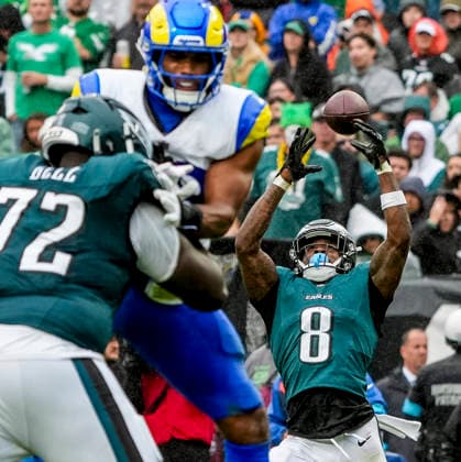 October 4, 2026, Philadelphia, Pa, USA: Oct 4, 2026; Philadelphia, PA, USA; Philadelphia Eagles running back Tank Bigsby (8) watches a pass sail over his head and through his fingers during the Rams 24-20 wins against the Eagles at Lincoln Financial Field. Mandatory Credit: -Cal Media Philadelphia USA - ZUMAcs17 20261004_faf_cs17_176 Copyright: xScottxSeriox
