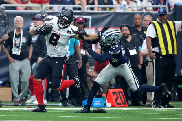October 4, 2026, Houston, Texas, U.S: Houston Texans tight end Cade Stover (8) is tackled by Dallas Cowboys safety Malik Hooker (24) after a catch during the third quarter of the NFL, American Football Herren, USA regular season game between the Houston Texans and the Dallas Cowboys at Reliant Stadium in Houston, TX on October 4, 2026. NFL 2026 - Dallas Cowboys Vs Houston Texans - ZUMAw137 20261004_aap_w137_077 Copyright: xErikxWilliamsx