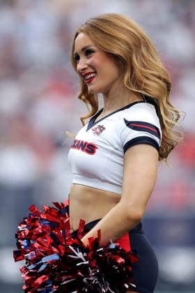 October 4, 2026, Houston, Texas, U.S: A Houston Texans cheerleader performs during a timeout prior to the fourth quarter of the NFL, American Football Herren, USA regular season game between the Houston Texans and the Dallas Cowboys at Reliant Stadium in Houston, TX on October 4, 2026. NFL 2026 - Dallas Cowboys Vs Houston Texans - ZUMAw137 20261004_aap_w137_078 Copyright: xErikxWilliamsx