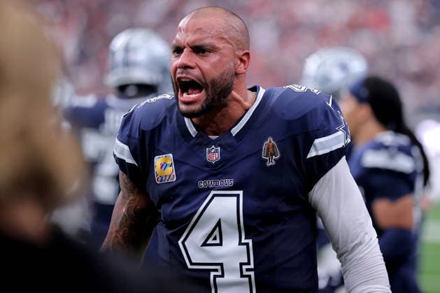 October 4, 2026, Houston, Texas, U.S: Dallas Cowboys quarterback Dak Prescott (4) shouts while on the bench during the fourth quarter of the NFL, American Football Herren, USA regular season game between the Houston Texans and the Dallas Cowboys at Reliant Stadium in Houston, TX on October 4, 2026. Houston U.S - ZUMAw137 20261004_aap_w137_059 Copyright: xErikxWilliamsx