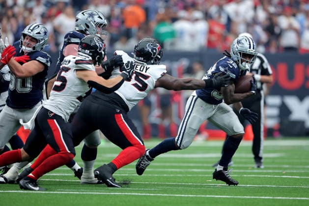 October 4, 2026, Houston, Texas, U.S: Dallas Cowboys running back Tyler Goodson (32) carries the ball during the fourth quarter of the NFL, American Football Herren, USA regular season game between the Houston Texans and the Dallas Cowboys at Reliant Stadium in Houston, TX on October 4, 2026. Houston U.S - ZUMAw137 20261004_aap_w137_066 Copyright: xErikxWilliamsx