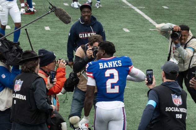 October 4, 2026, East Rutherford, New Jersey, USA: NY Giants cornerback DEONTE BANKS is surrounded by media as he celebrates his interception and runback for a touchdown to give the NY Giants the win at the end of the 4th quarter as the New York Giants defeat the Arizona Cardinals 36-24 at MetLife Stadium on October 4, 2026 in East Rutherford, New Jersey. NY Giants Defeat Arizona Cardinals 36-24 - ZUMAb148 20261004_zap_b148_009 Copyright: xBryanxSmithx
