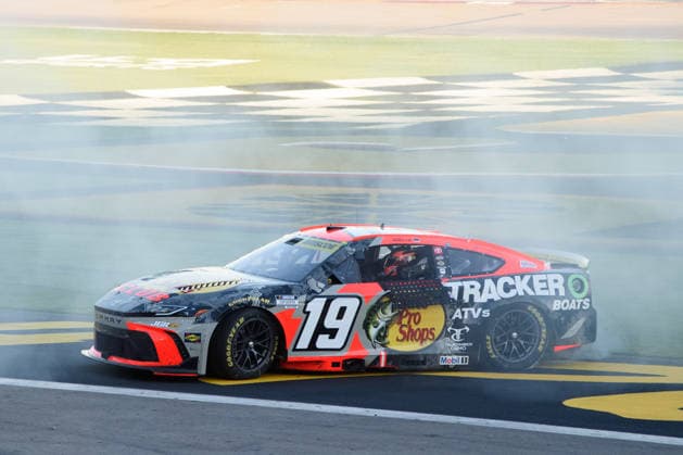 LAS VEGAS, NV - OCTOBER 04: Chase Briscoe ( 19 Joe Gibbs Racing Bass Pro Shops Toyota) celebrates winning the race with a burnout during the NASCAR, Motorsport, USA Cup Series Playoffs South Point 400 on October 04, 2026, at Las Vegas Motor Speedway in Las Vegas, NV. (Photo by Chris Williams LVMS Icon Sportswire) AUTO: OCT 04 NASCAR Cup Series Playoffs South Point 400 EDITORIAL USE ONLY Icon0072610041245