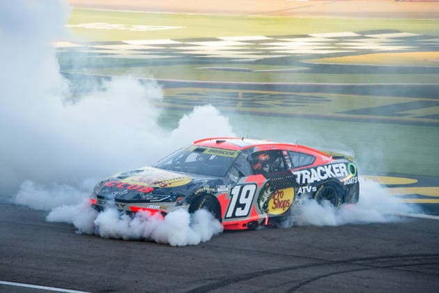 LAS VEGAS, NV - OCTOBER 04: Chase Briscoe ( 19 Joe Gibbs Racing Bass Pro Shops Toyota) celebrates winning the race with a burnout during the NASCAR, Motorsport, USA Cup Series Playoffs South Point 400 on October 04, 2026, at Las Vegas Motor Speedway in Las Vegas, NV. (Photo by Chris Williams LVMS Icon Sportswire) AUTO: OCT 04 NASCAR Cup Series Playoffs South Point 400 EDITORIAL USE ONLY Icon0072610041246