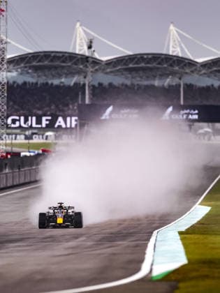 KUALA LUMPUR, MALAYSIA - OCTOBER 04: Max Verstappen of the Netherlands driving the (3) Oracle Red Bull Racing RB22 during the race of the FIA Formula 1 Grand Prix of Bahrain in Malaysia at the Sepang Circuit on October 04, 2026 in Kuala Lumpur, Malaysia. (Photo by Qian Jun SPP-Paddocker) Copyright: xQianxJun SPP-Paddockerx Sportspressphoto_SPR246426