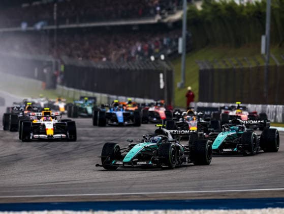 KUALA LUMPUR, MALAYSIA - OCTOBER 04: Andrea Kimi Antonelli of Italy driving the (12) Mercedes AMG PETRONAS F1 Team F1 W17 during the race of the FIA Formula 1 Grand Prix of Bahrain in Malaysia at the Sepang Circuit on October 04, 2026 in Kuala Lumpur, Malaysia. (Photo by Qian Jun SPP-Paddocker) Copyright: xQianxJun SPP-Paddockerx Sportspressphoto_SPR246500