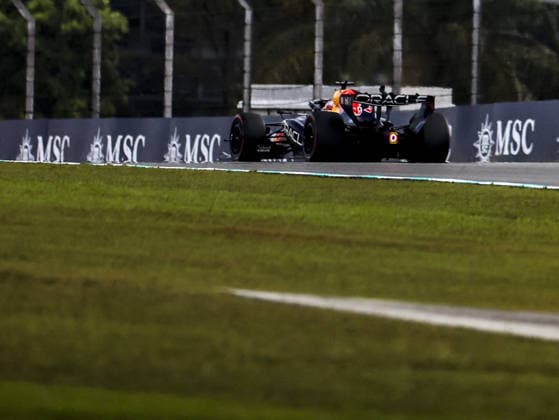 KUALA LUMPUR, MALAYSIA - OCTOBER 04: Max Verstappen of the Netherlands driving the (3) Oracle Red Bull Racing RB22 during the race of the FIA Formula 1 Grand Prix of Bahrain in Malaysia at the Sepang Circuit on October 04, 2026 in Kuala Lumpur, Malaysia. (Photo by Qian Jun SPP-Paddocker) Copyright: xQianxJun SPP-Paddockerx Sportspressphoto_SPR246568