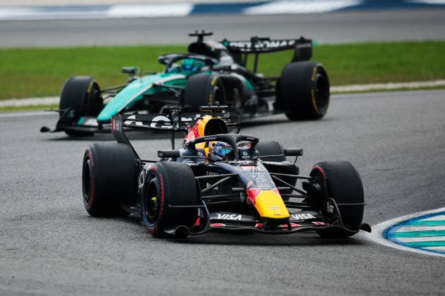 F1 - BAHRAIN GRAND PRIX IN MALAYSIA 2026 03 VERSTAPPEN Max (nld), Red Bull Racing Ford RB22, action and 63 RUSSELL George (gbr), Mercedes AMG F1 Team W17, action during the 2026 Formula 1 Bahrain Grand Prix in Malaysia, 16th round of the 2026 Formula One World Championship, WM, Weltmeisterschaft from October 2 to 4, 2026 on the Sepang International Circuit, in Sepang, Malaysia - SepangMalaysia  Copyright: xEricxAlonsox