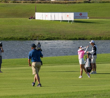 October 4, 2026, Honolulu, Hawaii, USA: JEENO THITIKUL makes an approach shot from the 18th fairway during the 4th round of the 2026 Lotte Championship at Hoakalei Country Club, Ewa Beach, Hawaii, USA. 2026 Lotte Championship Presented By Hoakalei - ZUMAm310 20261004_zsp_m310_055 Copyright: xElliotxMilesx