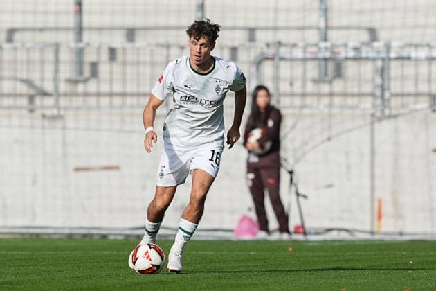 October 3, 2026, xydrx, Men s, Soccer, Friendly Match, FC St. Pauli vs. Borussia Mönchengladbach, 2026–2027 Season, Millerntor Stadium, Philipp Sander, Borussia Mönchengladbach, 16. DFB regulations prohibit any use of photographs as image sequences and or quasi-video Copyright: HMBxMedia YannisxDreimann