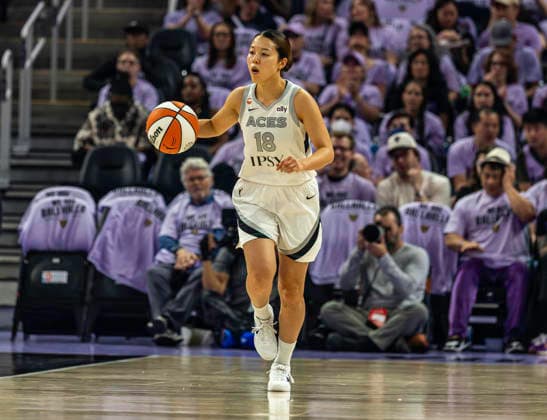 OCT 04 2026 San Francisco, CA U.S.A. Las Vegas Aces guard Mai Yamamoto (18)brings the ball up court during the WNBA, Basketball Damen, USA semifinals playoff game 1 western conference between the Las Vegas Aces and the Golden State Valkyries at the Chase Centers. CSM San Francisco USA - ZUMAc04_ 20261004_zma_c04_393 Copyright: xThurmanxJamesx