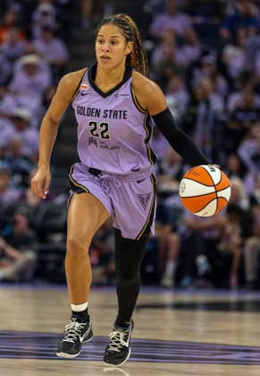 WNBA, Basketball Damen, USA Semi Finals Game 1 2026: Las Vegas Vs Golden State OCT 4 OCT 04 2026 San Francisco, CA U.S.A. Golden State Valkyries guard Veronica Burton(22)brings the ball up court during the WNBA semifinals playoff game 1 western conference between the Las Vegas Aces and the Golden State Valkyries at the Chase Centers. Thurman James CSM (Credit Image: Â Thurman James Cal Media) San Francisco Ca USA EDITORIAL USE ONLY Copyright: xx ZUMA-20261004_zma_c04_443.jpg ThurmanxJamesx csmphotothree531804