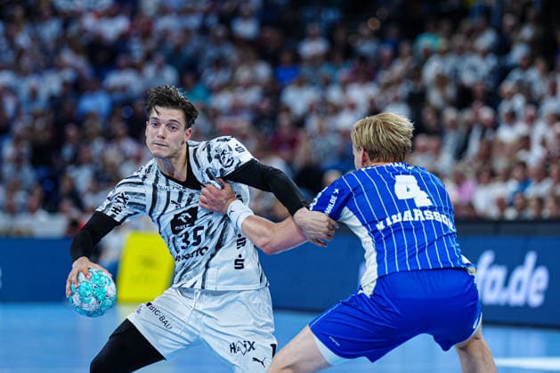 Domen Makuc, THW Kiel, 35; Ellidi Snaer Vidarsson, VfL Gummersbach, 04 GER; THW Kiel vs. VfL Gummersbach, Handball, 1st Bundesliga, Matchday 7, 2026–2027 Season, October 3, 2026 GER, THW Kiel vs. VfL Gummersbach, Handball, 1st Bundesliga, Matchday 7, 2026–2027 Season, October 3, 2026 Kiel Copyright: xEibner-Pressefoto MarcelxvonxFehrnx EP_MFN