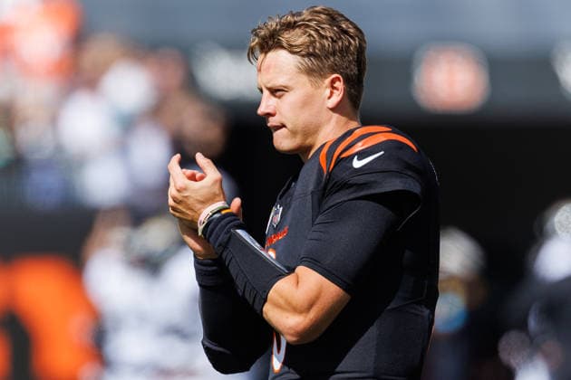 Oct 4, 2026; Cincinnati, OH, USA; Cincinnati Bengals quarterback Joe Burrow (9) during pregame of NFL, American Football Herren, USA game action against the Jacksonville Jaguars at Paycor Stadium. Mandatory Credit: -Cal Media - ZUMAc04_ 20261004_zma_c04_465 Copyright: xJohnxMersitsx