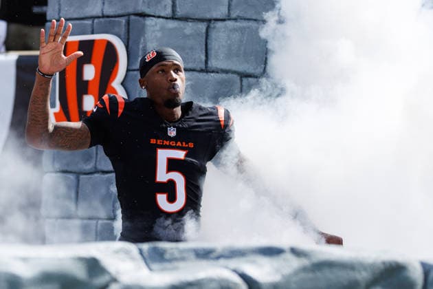 Oct 4, 2026; Cincinnati, OH, USA; Cincinnati Bengals wide receiver Tee Higgins (5) during player introductions prior to NFL, American Football Herren, USA game action against the Jacksonville Jaguars at Paycor Stadium. Mandatory Credit: -Cal Media - ZUMAc04_ 20261004_zma_c04_491 Copyright: xJohnxMersitsx