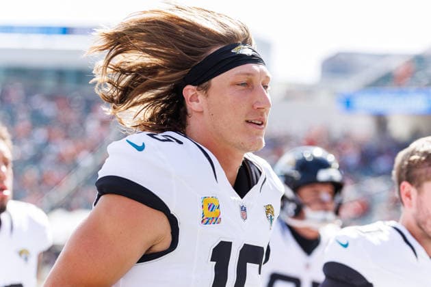 Oct 4, 2026; Cincinnati, OH, USA; Jacksonville Jaguars quarterback Trevor Lawrence (16) during pregame of NFL, American Football Herren, USA game action against the Cincinnati Bengals at Paycor Stadium. Mandatory Credit: -Cal Media - ZUMAc04_ 20261004_zma_c04_503 Copyright: xJohnxMersitsx