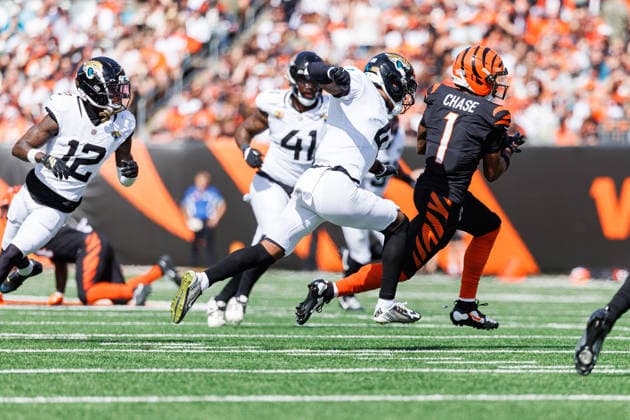 Oct 4, 2026; Cincinnati, OH, USA; Cincinnati Bengals wide receiver Ja Marr Chase (1) runs with the ball after the catch during NFL, American Football Herren, USA game action against the Jacksonville Jaguars at Paycor Stadium. Mandatory Credit: -Cal Media - ZUMAc04_ 20261004_zma_c04_518 Copyright: xJohnxMersitsx
