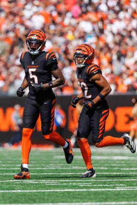 Oct 4, 2026; Cincinnati, OH, USA; Cincinnati Bengals wide receiver Tee Higgins (5) and Cincinnati Bengals wide receiver Mitch Tinsley (82) during NFL, American Football Herren, USA game action against the Jacksonville Jaguars at Paycor Stadium. Mandatory Credit: -Cal Media - ZUMAc04_ 20261004_zma_c04_549 Copyright: xJohnxMersitsx