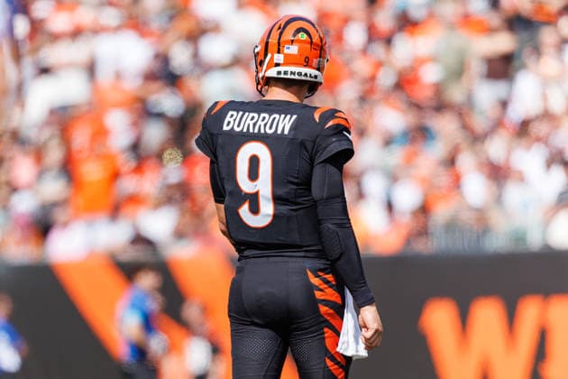 Oct 4, 2026; Cincinnati, OH, USA; Cincinnati Bengals quarterback Joe Burrow (9) during NFL, American Football Herren, USA game action against the Jacksonville Jaguars at Paycor Stadium. Mandatory Credit: -Cal Media - ZUMAc04_ 20261004_zma_c04_554 Copyright: xJohnxMersitsx