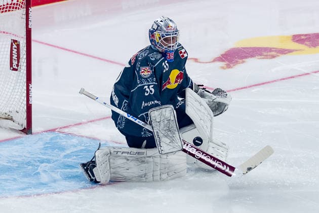 Mathias Niederberger, goaltender, EHC Red Bull Munich, 35, blocking a puck (GER), EHC Red Bull Munich vs. Augsburger Panther, DEL, 2026–2027 season, Matchday 6, October 4, 2026. Photo: HMB Media, Franz Feiner Copyright: HMBxMedia FranzxFeiner