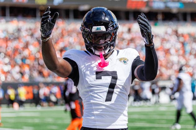 Oct 4, 2026; Cincinnati, OH, USA; Jacksonville Jaguars wide receiver Brian Thomas Jr. (7) scores touchdown during NFL, American Football Herren, USA game action against the Cincinnati Bengals at Paycor Stadium. Mandatory Credit: -Cal Media - ZUMAc04_ 20261004_zma_c04_576 Copyright: xJohnxMersitsx