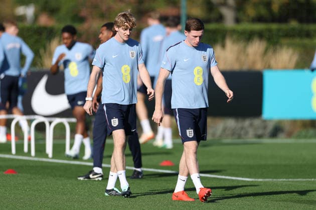 England MD-1 Training, Nations League Anthony Gordon and Elliot Anderson of England during the England MD-1 training session ahead of the 2026 27 UEFA Nations League Group A3 match vs Czech Republic, Tottenham Hotspur Training Ground, Enfield, England on 5 October 2026 Credit: Tiego Grenho Every Second Media Editorial use only. All images are copyright Every Second Media Limited. No images may be reproduced without prior permission. Copyright: xIMAGO EveryxSecondxMediax ESM-2200-0055 TiegoxGrenhox xEveryxSecondxMediax