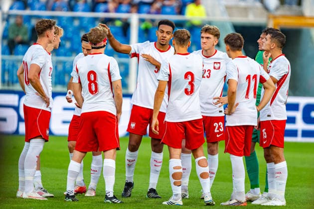 Polish players seen during U21, U 21 U 21 U 21 U 21 2027 EURO Qualifying, EM, Europameisterschaft EM, Europameisterschaft EM, Europameisterschaft EM, Europameisterschaft game between national teams of Italy and Poland (Kazimierz Koper Ball Raw Images) Pescara Stadio Adriatico Italy Copyright: xKazimierzxKoperx KAZ_ITAvPOLu21-45