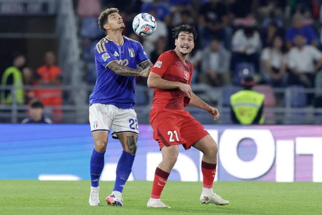 UEFA Nations League football match Italy vs Turkey Giovanni Di Lorenzo of Italy challenges for the ball with Aral Simsir of Turkiye during UEFA Nations League football match (League A, Group A1) between Italy vs Turkey at the Renato Dall Ara stadium in Bologna on October 05, 2026. _BPH2239 Copyright: xAntonioxBalascox