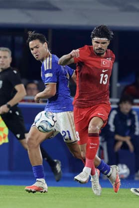 UEFA Nations League football match Italy vs Turkey Antonio Vergara of Italy challenges for the ball with Eren Elmal of Turkiye during UEFA Nations League football match (League A, Group A1) between Italy vs Turkey at the Renato Dall Ara stadium in Bologna on October 05, 2026. _BPH2253 Copyright: xAntonioxBalascox
