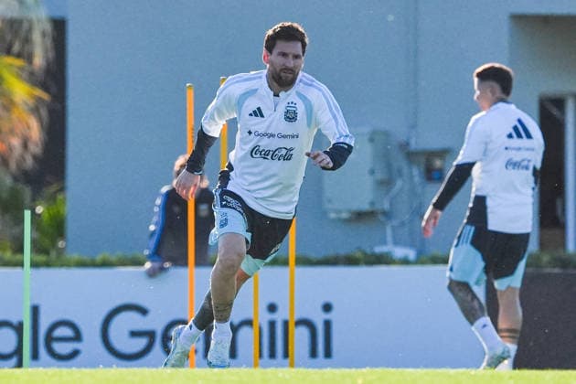 Lionel Messi completes final training session with Argentina national team, Nationalteam EZEIZA, ARGENTINA - OCTOBER 5: The forward and captain of the Argentine national football team, Lionel Messi, attends the final training session of his career with the national squad at the AFA Lionel Andres Messi Training Complex, in Ezeiza, Argentina on October 5, 2026. Luciano Gonzalez Anadolu Ezeiza Argentina. Editorial use only. Please get in touch for any other usage. Copyright: x2026xAnadoluxLucianoxGonzalezx