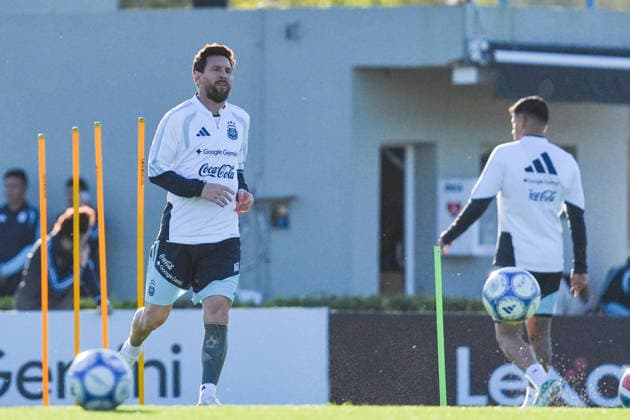 Lionel Messi completes final training session with Argentina national team, Nationalteam EZEIZA, ARGENTINA - OCTOBER 5: The forward and captain of the Argentine national football team, Lionel Messi, attends the final training session of his career with the national squad at the AFA Lionel Andres Messi Training Complex, in Ezeiza, Argentina on October 5, 2026. Luciano Gonzalez Anadolu Ezeiza Argentina. Editorial use only. Please get in touch for any other usage. Copyright: x2026xAnadoluxLucianoxGonzalezx