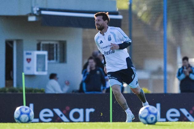 Lionel Messi completes final training session with Argentina national team, Nationalteam EZEIZA, ARGENTINA - OCTOBER 5: The forward and captain of the Argentine national football team, Lionel Messi, attends the final training session of his career with the national squad at the AFA Lionel Andres Messi Training Complex, in Ezeiza, Argentina on October 5, 2026. Luciano Gonzalez Anadolu Ezeiza Argentina. Editorial use only. Please get in touch for any other usage. Copyright: x2026xAnadoluxLucianoxGonzalezx