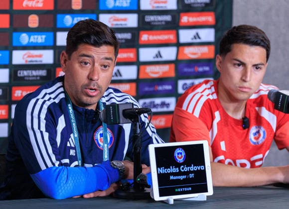 October 5, 2026, Los Angeles, California, USA: Head coach, Nicolas Cordova of Chile during a press conference, PK, Pressekonferenz before an International Friendly, Länderspiel, Nationalmannschaft match against Mexico at BMO Stadium on Tuesday, October 6, 2026, in Los Angeles, California. JAVIER ROJAS PI Chile Press Conference - ZUMAp124 20261005_zaa_p124_049 Copyright: xJavierxRojasx
