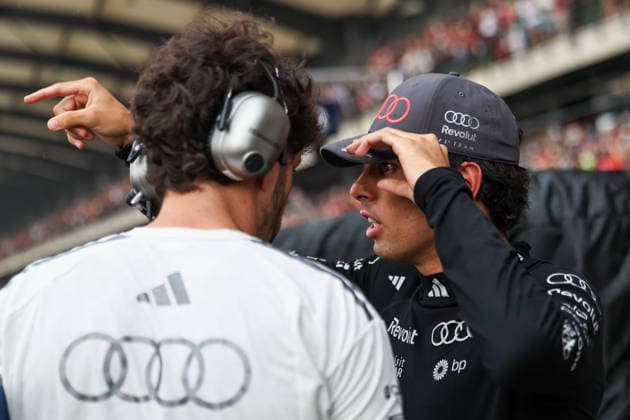 SEPANG, SGR - OCTOBER 04: Gabriel Bortoleto of Brazil and Audi Revolut F1 Team on the grid before the start of the Formula 1 Gulf Air Bahrain Grand Prix on October 04, 2026 held at Sepang International Circuit in Sepang, Malaysia. (Photo by Hazrin Yeob Men Shah Icon Sportswire) AUTO: OCT 04 F1 Bahrain Grand Prix in Malaysia EDITORIAL USE ONLY Icon37826100413323