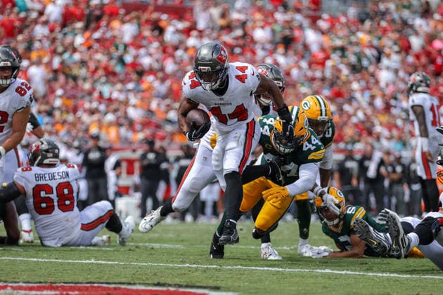 Oct 4, 2026; Tampa, FL, USA; Tampa Bay Buccaneers running back Sean Tucker (44) runs the ball for a touchdown during the NFL, American Football Herren, USA game between the Green Bay Packers and Tampa Bay Buccaneers at Raymond James Stadium. Mandatory Credit: Taylor McFee-Cal Media Tampa USA - ZUMAc04_ 20261004_zma_c04_637 Copyright: xTaylorxMcfeex