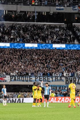 BUENOS AIRES, ARGENTINA - OCTOBER 6: Lionel Messi of Argentina waves to fans during the International Friendly, Länderspiel, Nationalmannschaft football match between Argentina and Benin at the Estadio Monumental Antonio V. Liberti on October 6, 2026, in Buenos Aires, Argentina. Richard Callis Fotoarena (Richard Callis SPP) Copyright: xRichardxCallisx xSPPx spp-en-RiCa-3026209