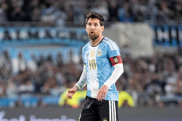 BUENOS AIRES, ARGENTINA - OCTOBER 6: Lionel Messi of Argentina watches during the International Friendly, Länderspiel, Nationalmannschaft football match between Argentina and Benin at the Estadio Monumental Antonio V. Liberti on October 6, 2026, in Buenos Aires, Argentina. Richard Callis Fotoarena (Richard Callis SPP) Copyright: xRichardxCallisx xSPPx spp-en-RiCa-3026244