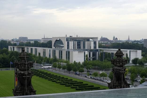 Deutschland - Berlin 21.8.2017 Bundeskanzleramt vom Dach des Reichtagsgebäudes Berlin