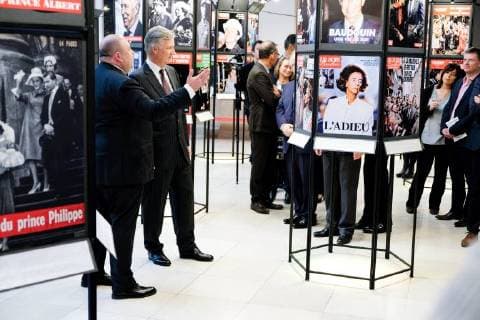 King Philippe - Filip of Belgium pictured during a royal visit to the La Famille royale fait la Une exposition organized by the Soirmag magazine, Wednesday 07 March 2018 in Brussels. The weekly publication is celebrating their 90th anniversary with an exhibition of 300 magazine covers featuring the Royal Family F. Andrieu Agencepeps Reporters Roi Philippe durand la visite de l exposition La Famille royale fait la Une organisà F.ANDRIEU