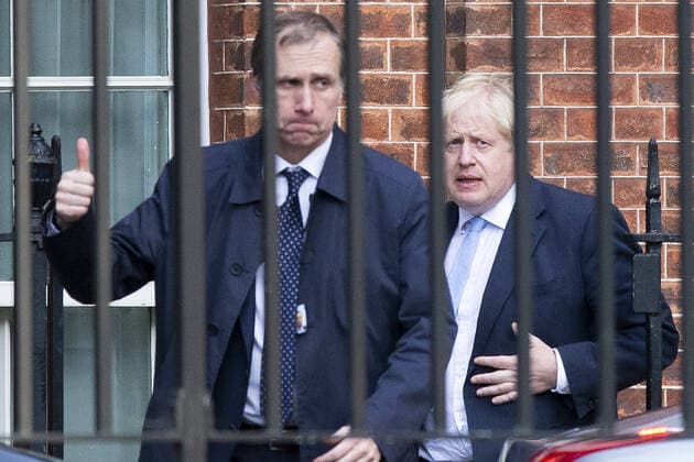 News Bilder des Tages October 16, 2019, London, London, UK: London, UK. Prime Minister Boris Johnson departs the back of Downing Street to attend a 1922 backbench committee meeting in Parliament. London UK - ZUMAl94_ 20191016_zaf_l94_125 Copyright: xGeorgexCracknellxWrightx